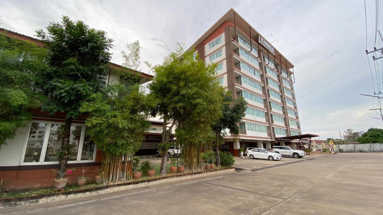 Winner Serviced Apartment Si Maha Phot Экстерьер фото