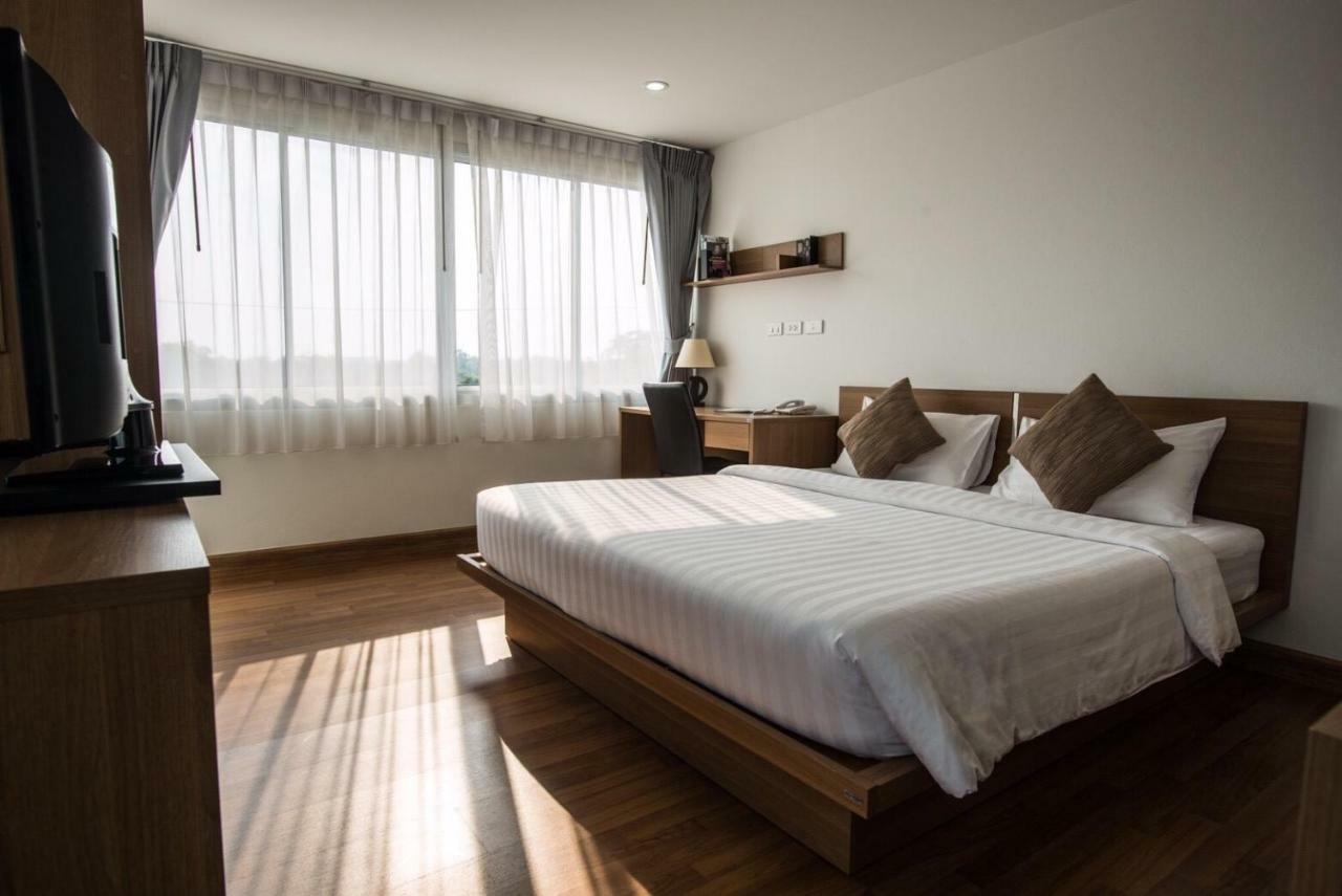 Winner Serviced Apartment Si Maha Phot Экстерьер фото